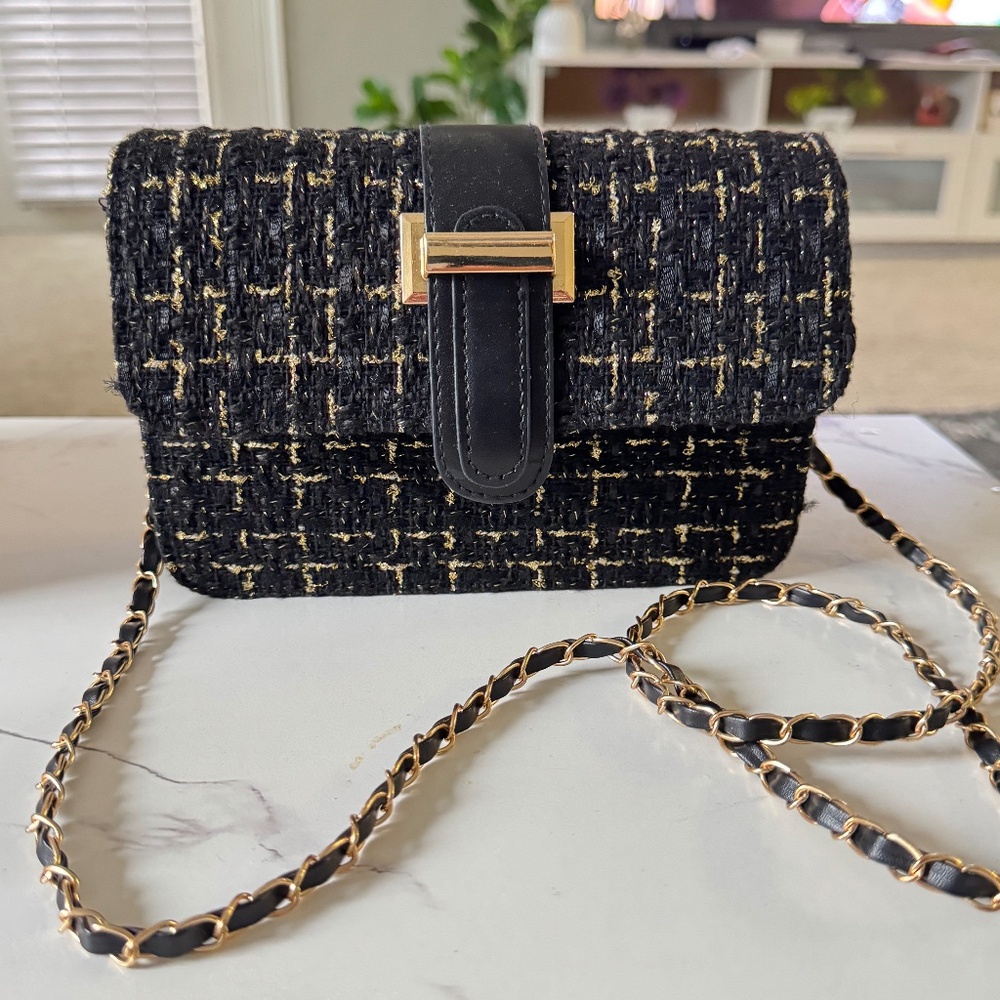 Black crossbody bag
